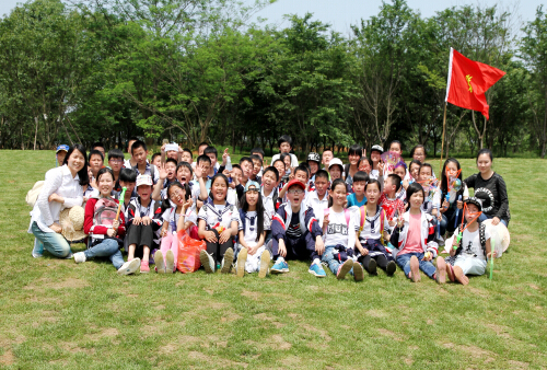 現(xiàn)外象湖校區(qū)組織學(xué)生開展春游活動